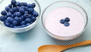 126226841-yogurt-blueberry-628x363